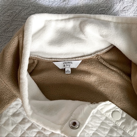 Crown & Ivy Pullover - Picture 2 of 4